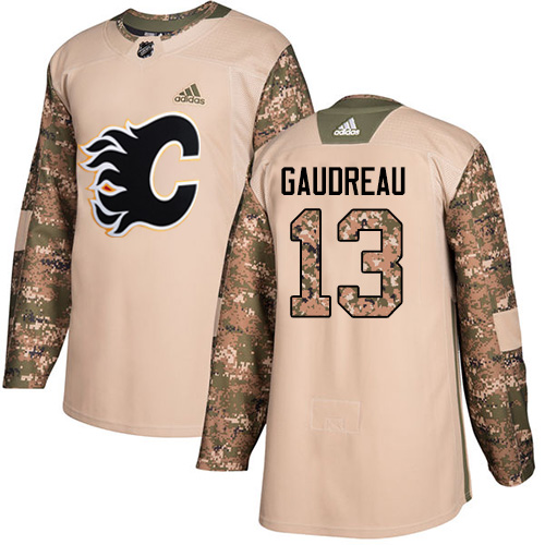 Herren Calgary Flames Eishockey Trikot Johnny Gaudreau #13 Authentic Camo Veterans Day Practice